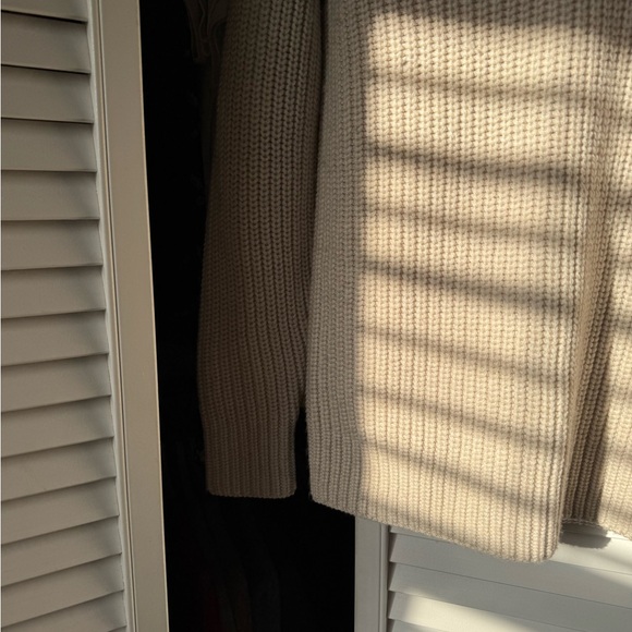 Aritzia Wilfred ‘Belize Sweater’ in Cream - Picture 2 of 8